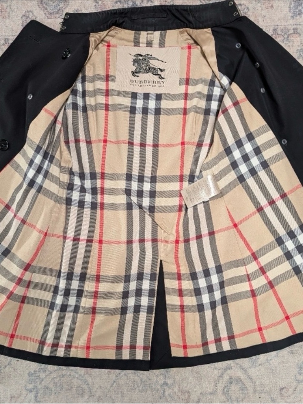 Burberry Classic Black Double-Breasted Trench Coat - Picture 6 of 7